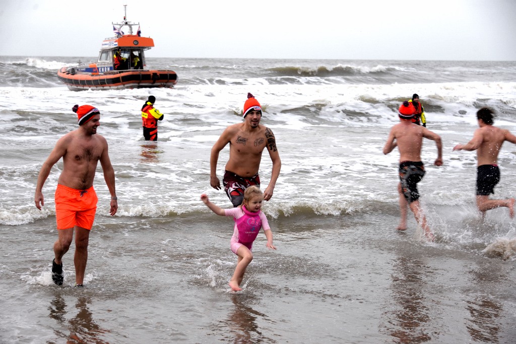 ../Images/Nieuwjaarsduik Nederzandt 2018 124.jpg